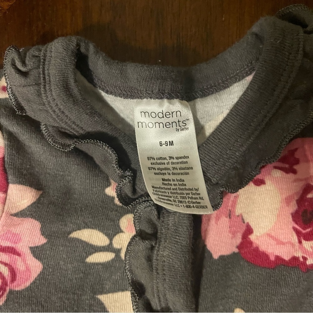 Modern Moments by Gerber | Black Floral Pjs and Onesie | 6-9 mo - Picture 4 of 8
